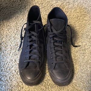 Converse Black High-Top Sneakers Classic Canvas Design